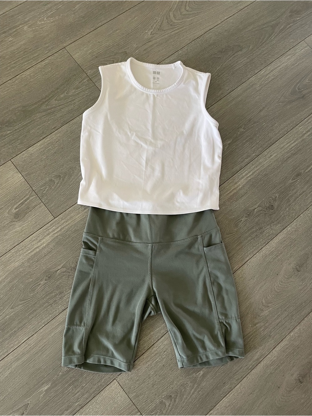 Women workout bundle (tank+shorts)